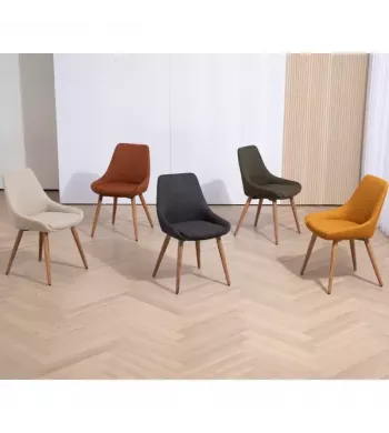 Chaise repas en tissu cognac pied chêne - BARI